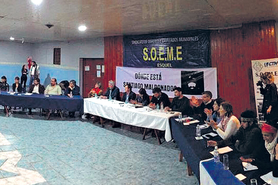 Los diputados se reunieron ayer en el Sindicato de Obreros y Empleados Municipales de Esquel.