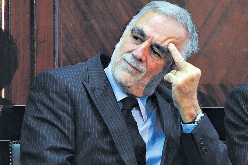 Moreno Ocampo dijo que tenía que protegerse de los bancos argentinos. (Fuente: Télam)