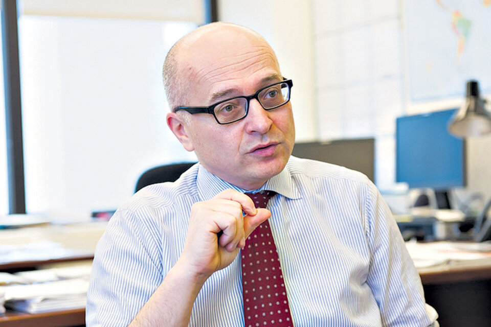 La comitiva está encabezada por el economista Roberto Cardarelli.