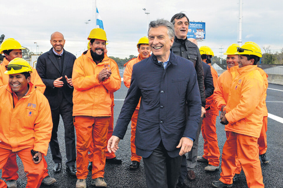 Macri, al inaugurar el lunes pasado el nuevo puente de La Noria, una obra que puso en marcha el gobierno de Cristina Kirchner.