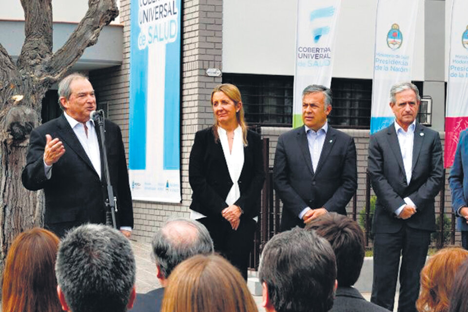 Jorge Lemus, Andrés Ibarra y Alfredo Cornejo en el lanzamiento del CUS. (Fuente: Ministerio de Salud)