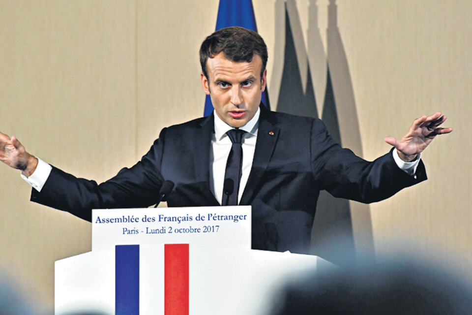 A Macron lo llaman “el hijo de Sarkozy”, pues se mueve en un escenario de confrontaciones. (Fuente: EFE)