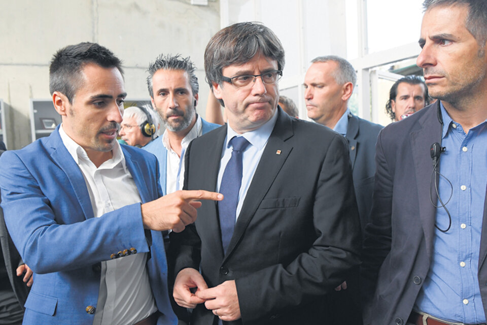 Puigdemont aseguró que lo sucedido ayer fue un referéndum de autodeterminación válido. (Fuente: AFP)