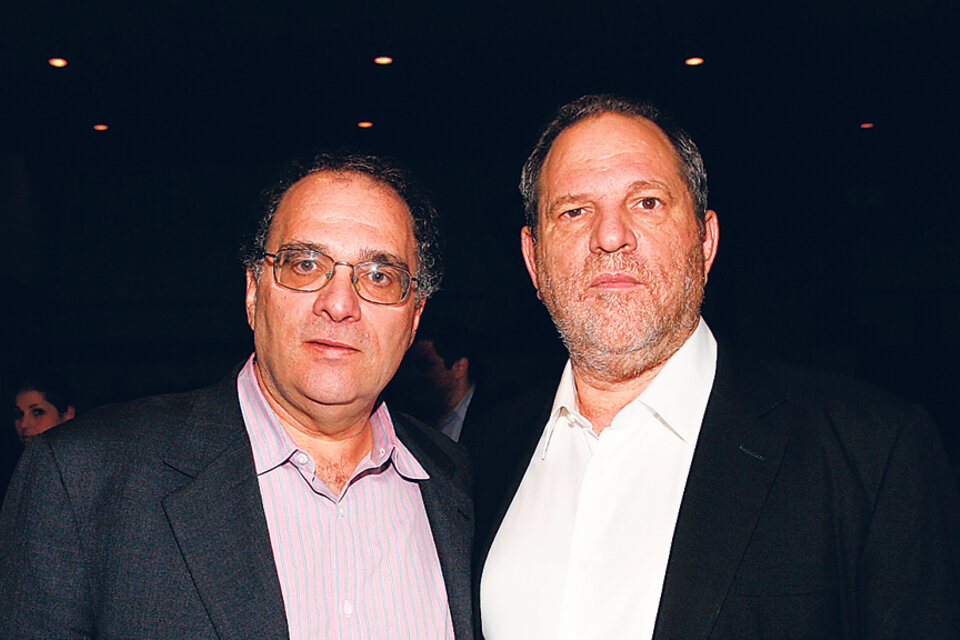 Los hermanos Bob y Harvey Weinstein, acosados por las denuncias de abuso y acoso sexual a lo largo de décadas. (Fuente: AFP)