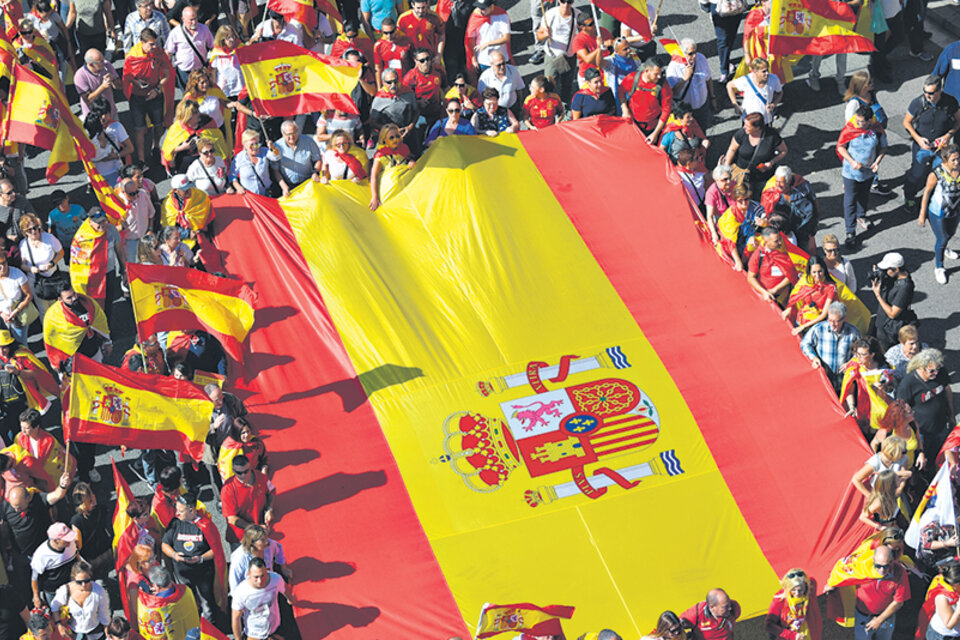 Miles de personas se manifestaron a favor de la unidad de España. (Fuente: AFP)