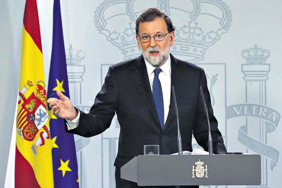El presidente Mariano Rajoy anuncia la intervención de Cataluña, que votará el viernes en el Congreso español. (Fuente: EFE)