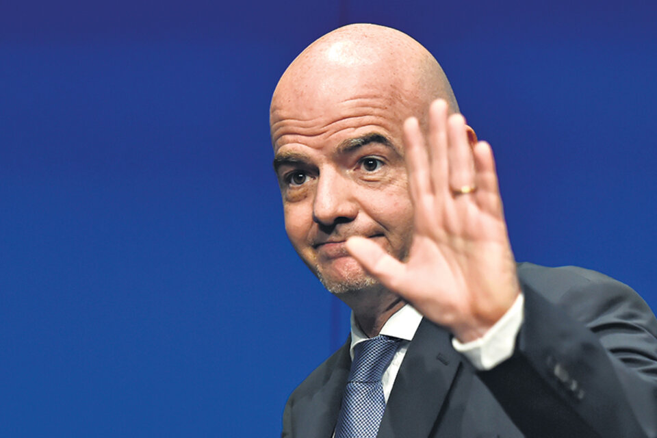 Gianni Infantino llegará hoy bien temprano y estará menos de un día en el país.