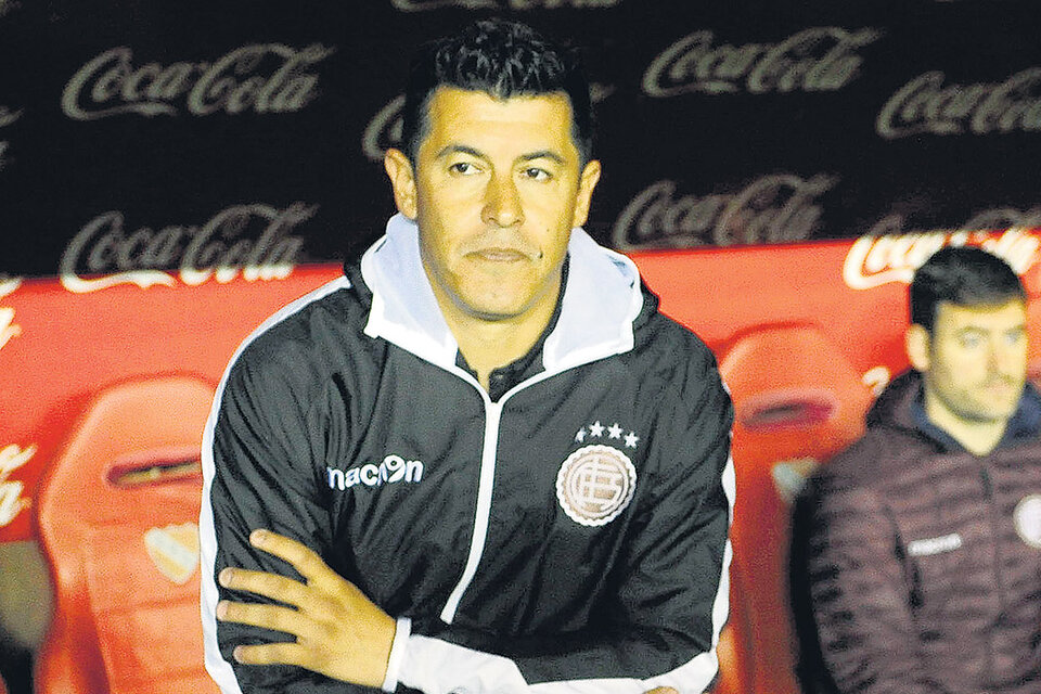 Jorge Almirón, entrenador de Lanús. (Fuente: Fotobaires)