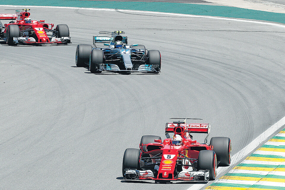 Vettel casi se aseguró el segundo puesto en el campeonato. (Fuente: EFE)