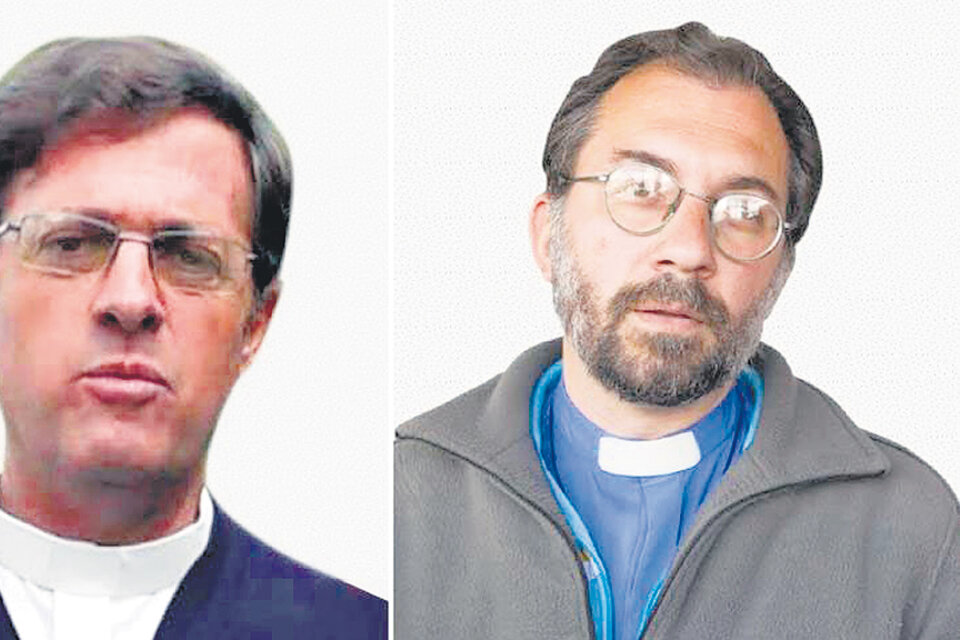 Los sacerdotes Jorge García Cuerva y Gustavo Carrara. (Fuente: Télam)