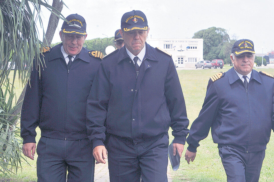 El jefe de la base naval de Mar del Plata, Gabriel González, informó sobre la falta de evidencia en las llamadas. (Fuente: Télam)