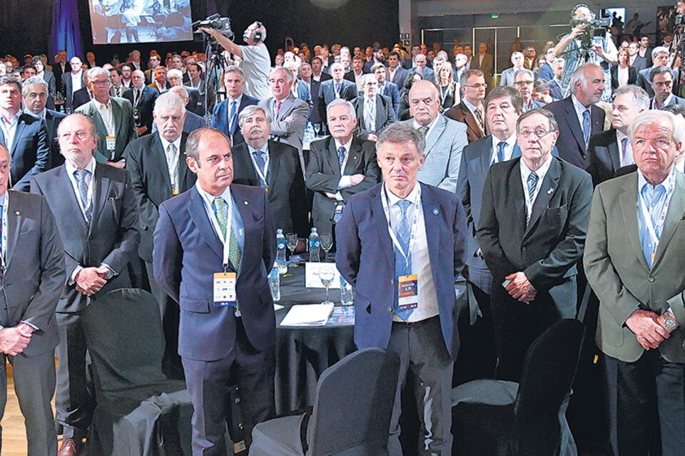 La Unión Industrial Argentina inició su conferencia anual con críticas y elogios al Gobierno. (Fuente: Télam)