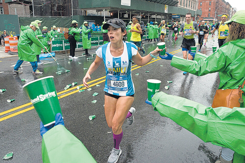 En un maratón en homenaje, en Manhattan, corrieron 200 argentinos con la camiseta de la Selección.