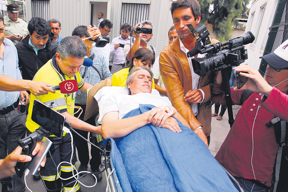 El senador Fulvio Rossi recibió golpes y cuchilladas en la norteña ciudad de Iquique. (Fuente: EFE)