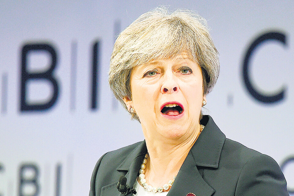 El gobierno de Theresa May no ha podido salir aún de la crisis provocada por el escándalo sobre los inmigrantes. (Fuente: EFE)