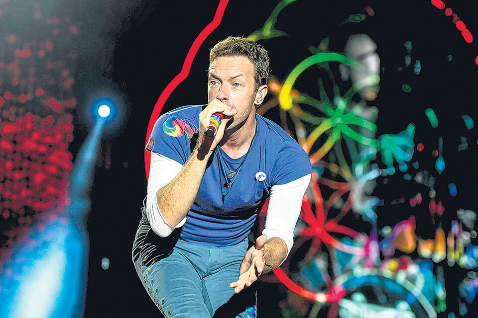Coldplay no paró de mimar al público argentino con gestos grandilocuentes. (Fuente: Télam)