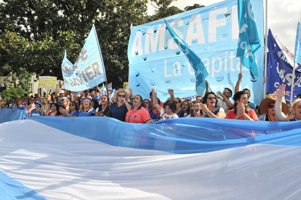 El 98 por ciento de los maestros votó por la realización de la medida de fuerza.