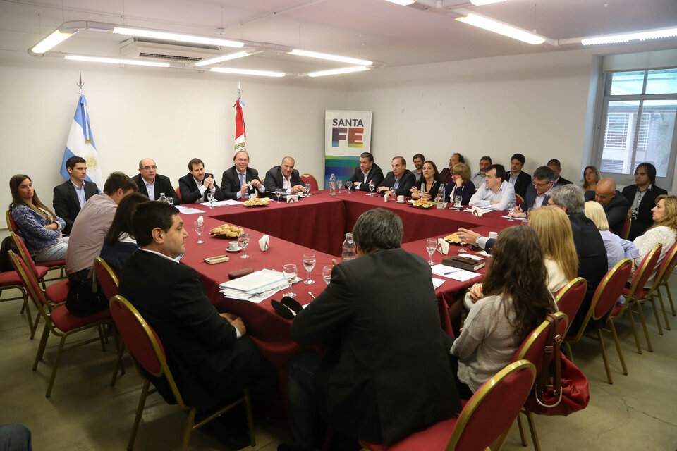 Un grupo de diputados se reunió en Rosario con Saglione y su equipo de Economía.