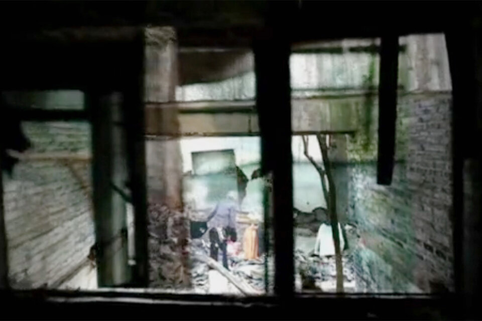 Zhenchen Liu, "Under construction" (video, 2007).