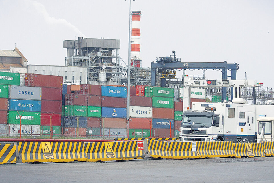 Las exportaciones suben apenas 1,2 por ciento en lo que va del año, contra un alza del 19,9 por ciento interanual en las importaciones.