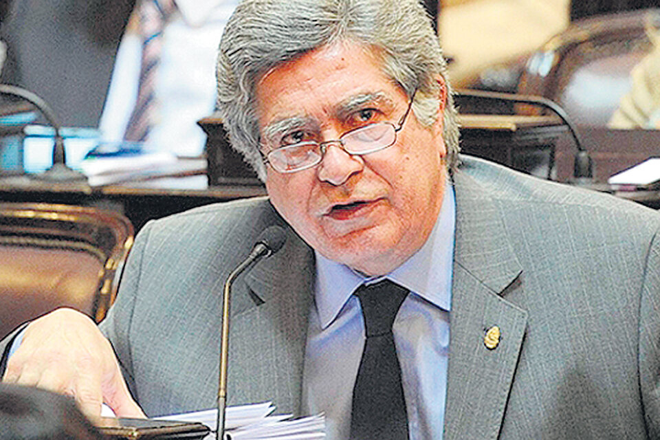 Marcelo Fuentes acumula una larga trayectoria en el Senado y buena relación con el resto de la oposición.