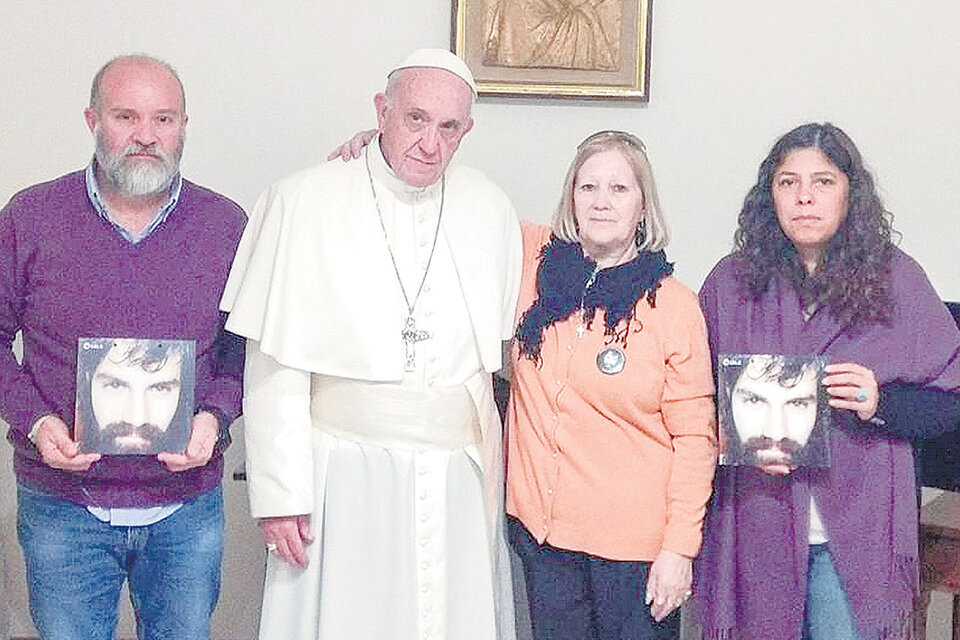 El Papa invitó a los Maldonado luego de que Santiago fuera hallado sin vida en el río Chubut. (Fuente: Télam)