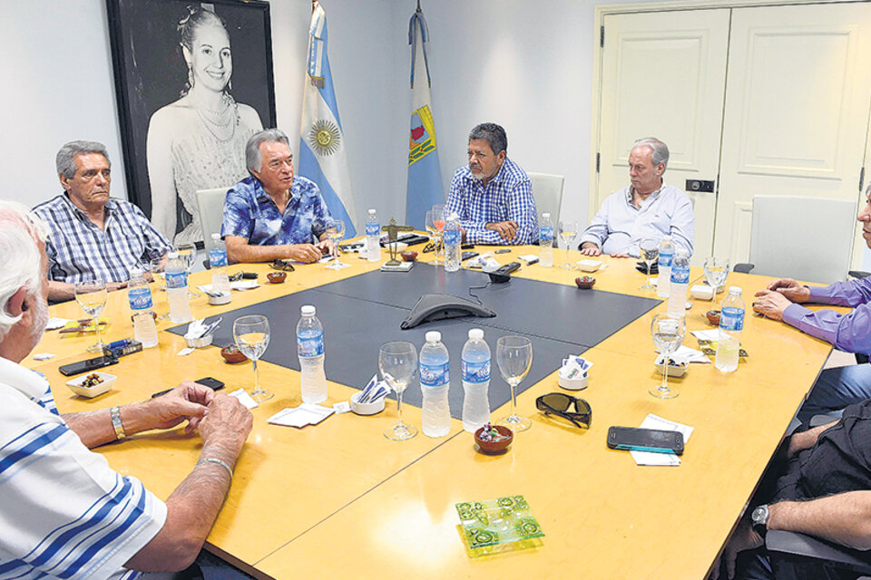 Hugo Moyano y Luis Barrionuevo volvieron a una reunión de la CGT ante los rumores de fractura. (Fuente: Télam)