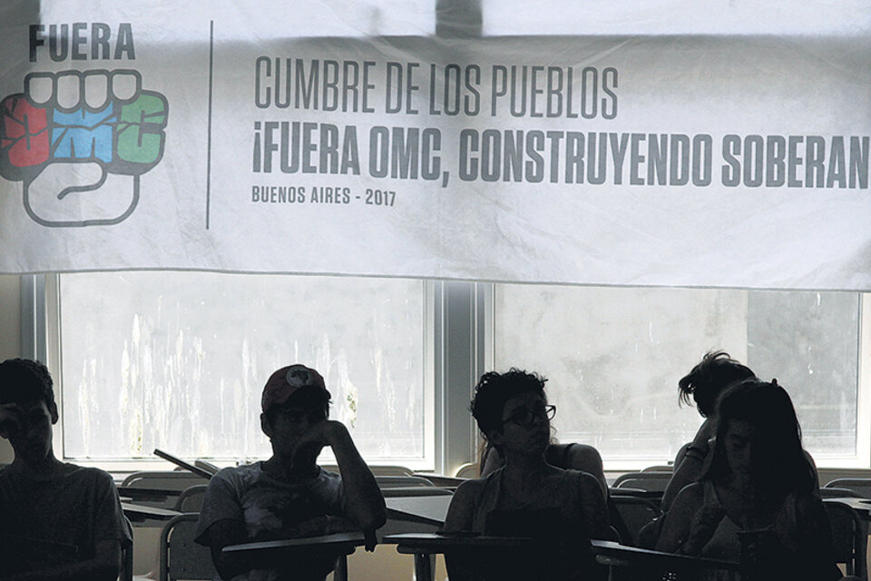 Paneles en la Facultad de Sociales de la UBA. (Fuente: Bernardino Avila)