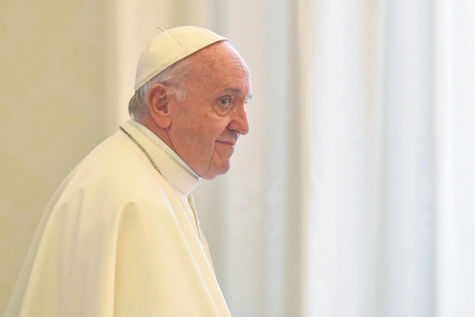 El papa Francisco grabó un video pidiendo a los fieles católicos rezar por los jubilados. (Fuente: EFE)