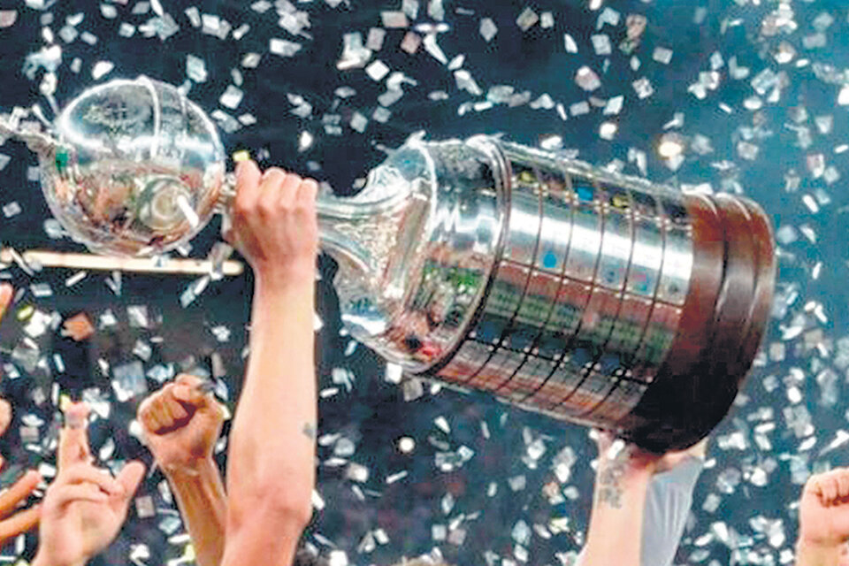 Esta noche se conocerá la hoja de ruta de los 47 clubes que irán por la gloria de levantar la Copa Libertadores. (Fuente: EFE)