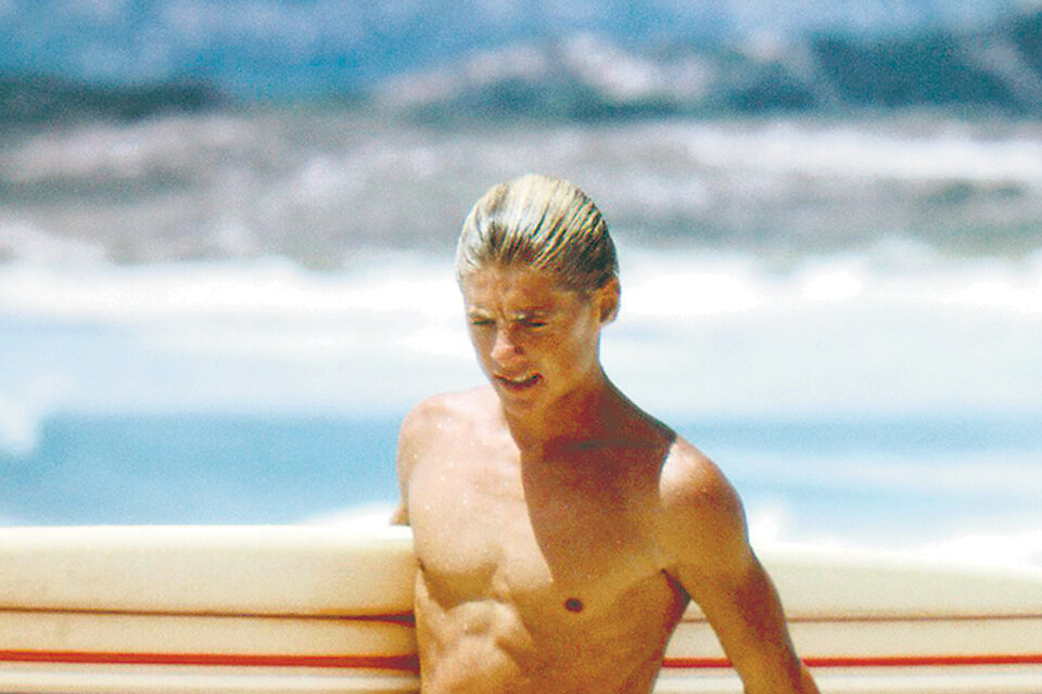 William Finnegan de joven surfeando en california