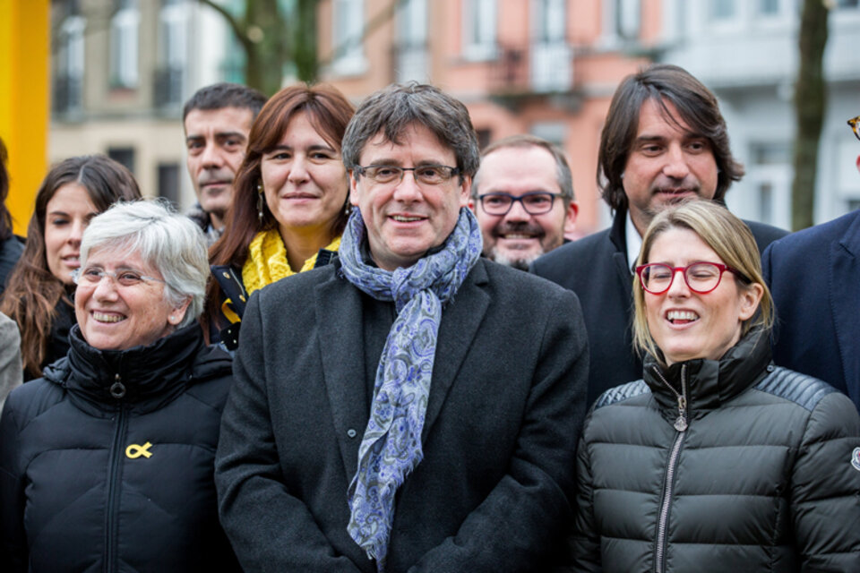 Puigdemont en Bruselas: el destituido presidente quiere gobernar Cataluña desde Bélgica. (Fuente: EFE)