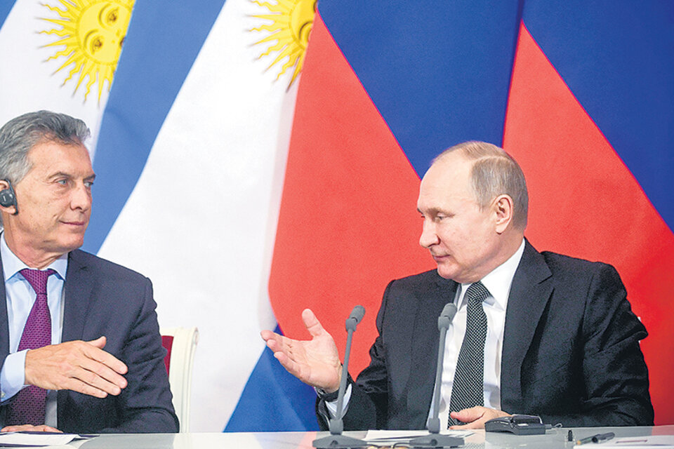 El presidente Mauricio Macri fue recibido por su par ruso, Vladimir Putin, ayer en el Kremlin. (Fuente: AFP)