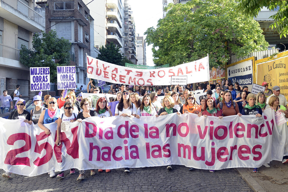 La lucha del movimiento de mujeres apunta a hacer visibles todas las violencias machistas. (Fuente: Andres Macera)