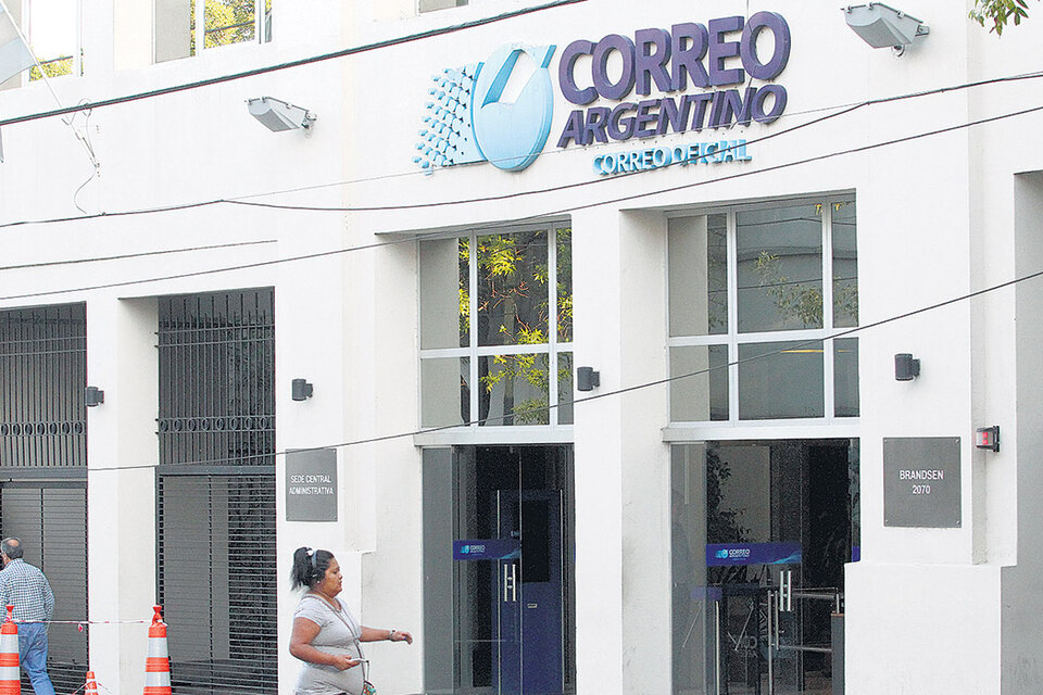 Los cuatro gremios que representan a unos 16 mil trabajadores del Correo Argentino están en estado de alerta. (Fuente: Leandro Teysseire)