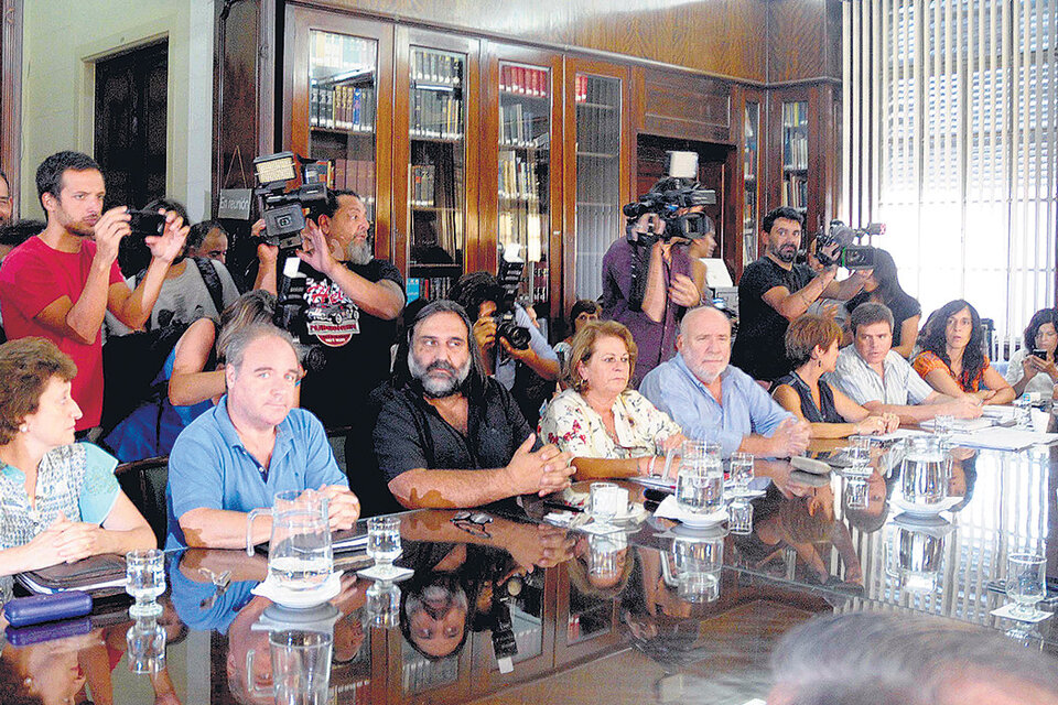 Los gremios del Frente de Unidad Docente mantuvieron ayer una nueva reunión en el Ministerio de Economía, en la ciudad de La Plata. (Fuente: Télam)
