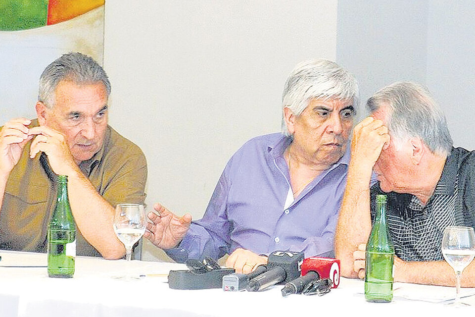 Hugo Moyano, Luis Barrionuevo y la CGT anunciaron la movilización.