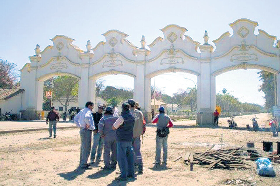 Los trabajadores del Ingenio San Martín, de El Tabacal, realizaron un corte de ruta y fueron reprimidos.