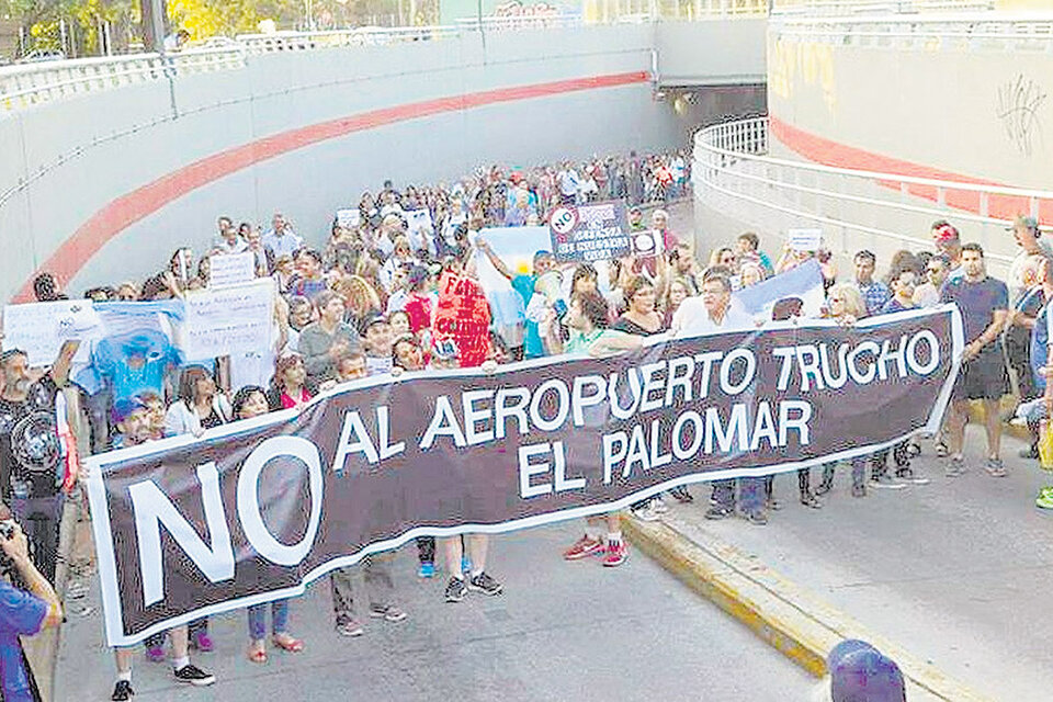 Vecinos de Hurlingham, Tres de Febrero y Morón movilizados. Contra FlyBondi y en defensa de la comunidad.