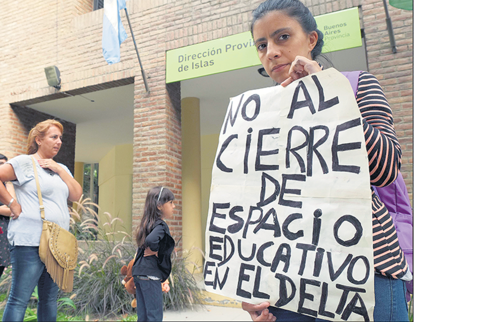 La protesta se realizó en la puerta de la Dirección Provincial de Islas, en San Fernando.