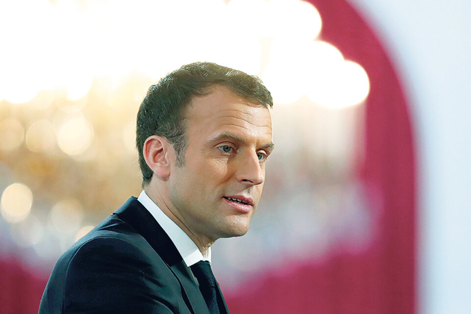Macron acusó a dos medios rusos de ser “órganos bajo influencia y de propaganda”.