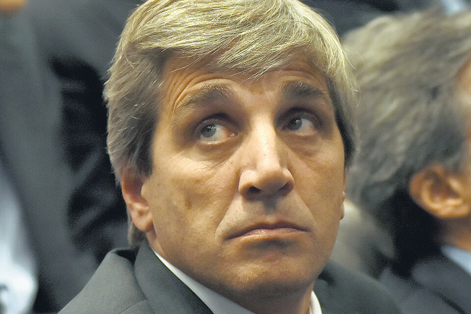 El ministro de Finanzas, Luis Caputo, quedó desmentido por los documentos de la SEC.