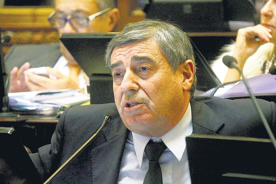 Mario Cimadevilla, designado por Macri al frente de la Unidad Especial AMIA, enfrentado con Garavano. (Fuente: DyN)