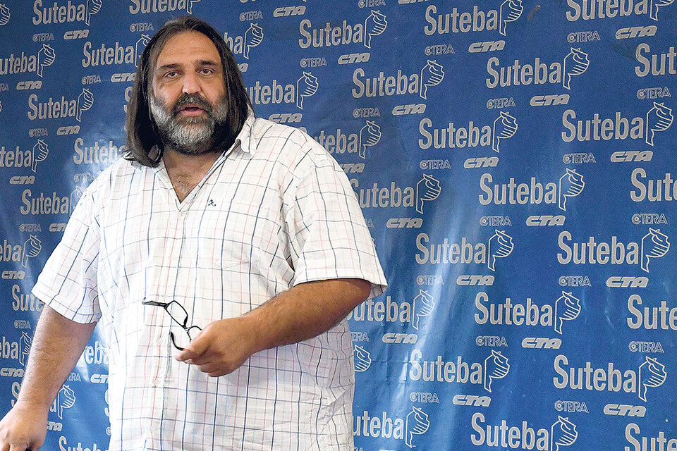 El titular de Suteba, Roberto Baradel, integra la terna para el premio que otorga el Nasuwt. (Fuente: Télam)