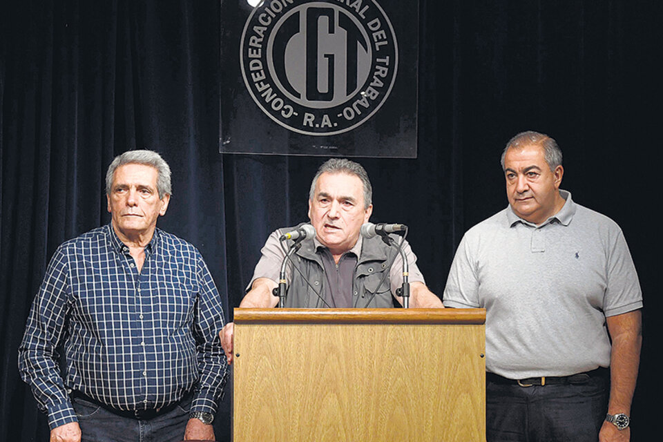 El todavía triunvirato de la CGT: Carlos Acuña, Juan Carlos Schmid y Héctor Daer. (Fuente: Télam)