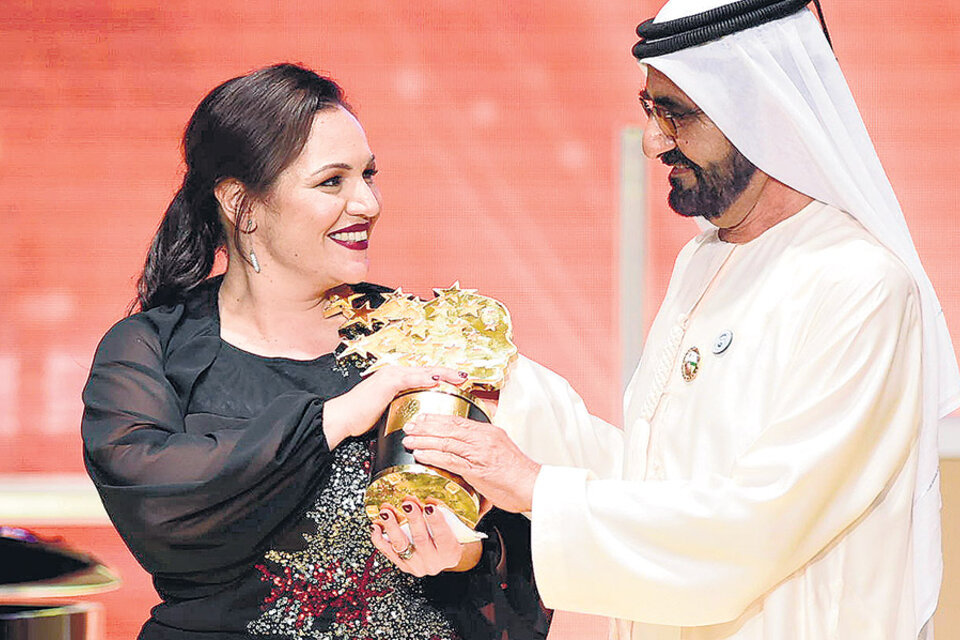 Andria Zafirakou, al recibir el premio en el Hotel Atlantis de Dubai.