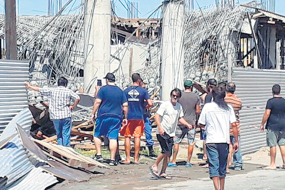 La estructura se desmoronó sobre los obreros. (Fuente: Télam)