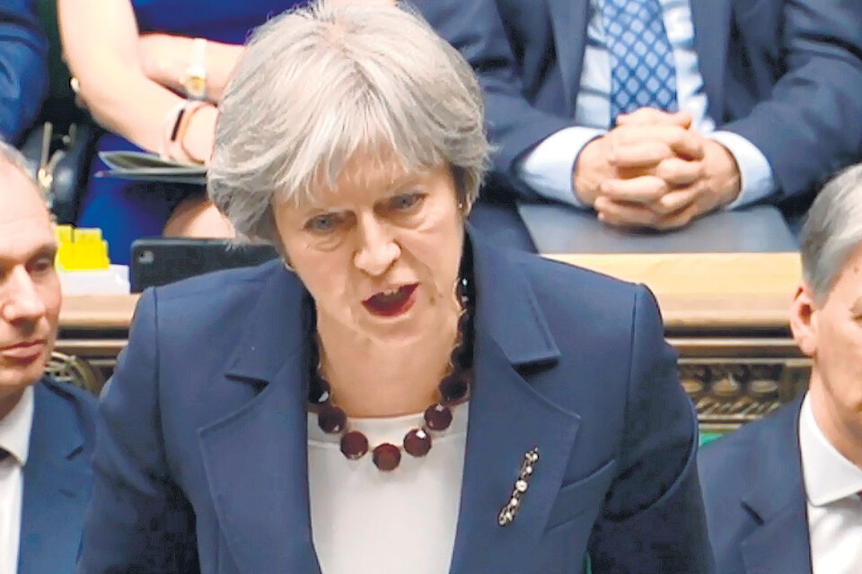May anunció las sanciones contra Rusia por el envenenamiento de Skripal ayer en el Parlamento británico. (Fuente: AFP)