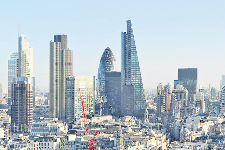 La city londinense, una de las capitales financieras del mundo, es el destino preferido de las opacas inversiones de los magnates rusos. (Fuente: EFE)