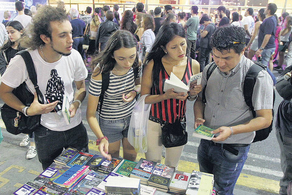 Pese a las ventas del sábado, los libreros otean en el horizonte un futuro más estrecho e incierto. (Fuente: Carolina Camps)